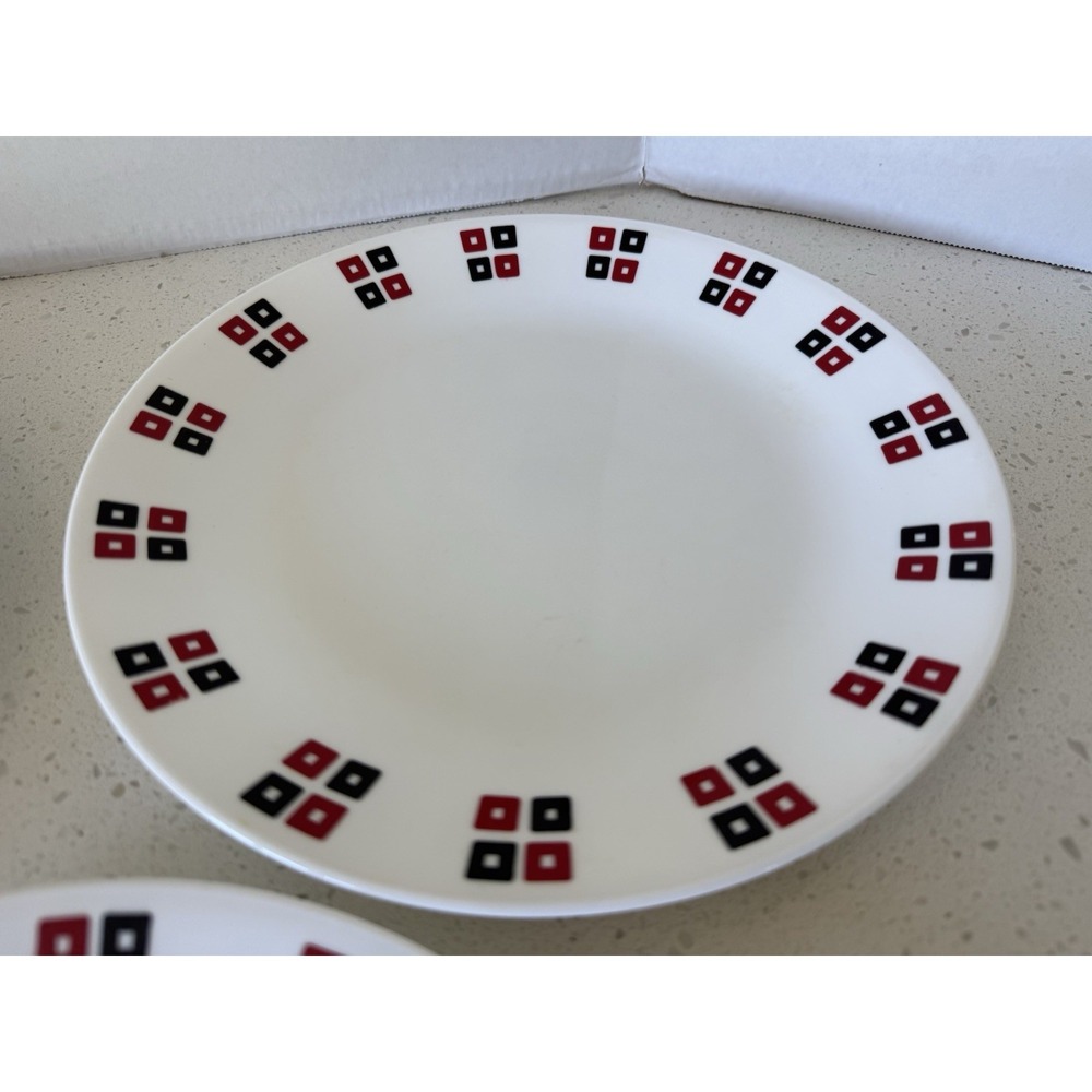 Corelle Uptown Dinner Plates 10.25" Black Red Squares Discontinued Set Of 4